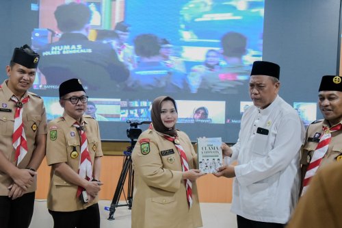 Bupati Bengkalis Luncurkan Buku Profil Ulama Kharismatik Kabupaten Bengkalis Jilid II, Meneladani Sosok dan Perjuangan 