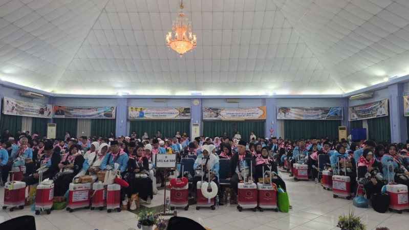 438 Jemaah Haji Riau Tertunda Berangkat ke Madinah, Ini Penyebabnya